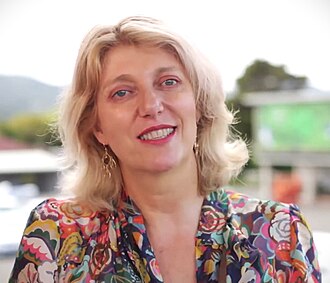 Photo of Claire Reynolds